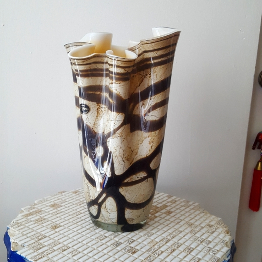 🌙Chocolate Swirl Handmade in Poland Handkerchief Vase